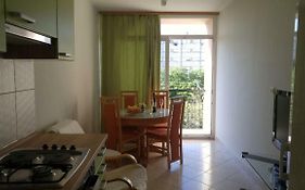 Two Bedroom Apartment Near Beach And Center